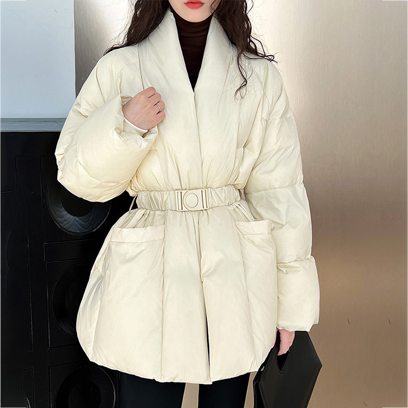 短款羽绒服女秋冬季新款高级感V领小个子收腰显瘦白鸭绒保暖外套