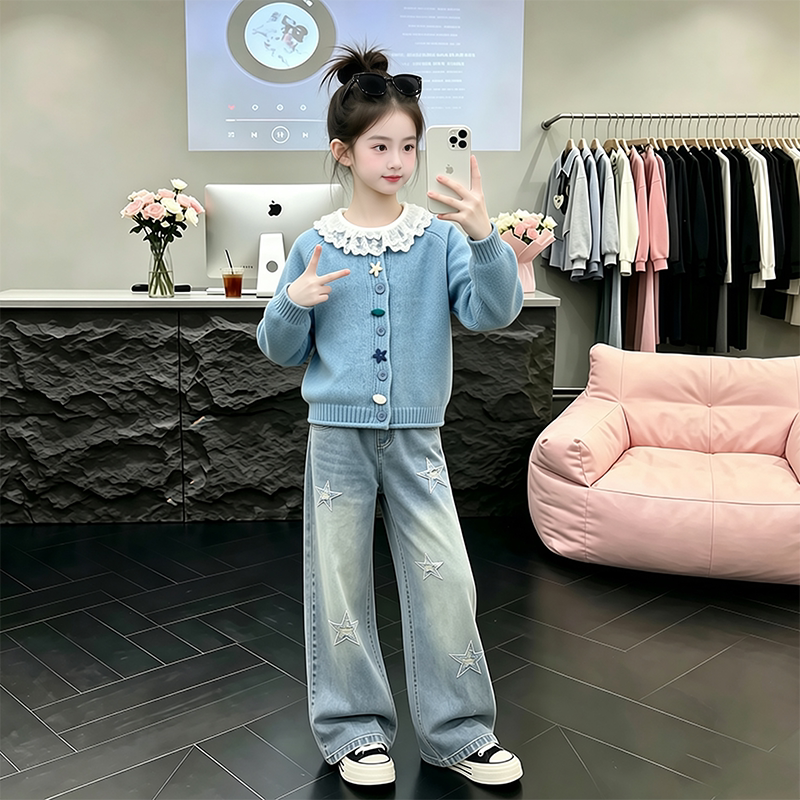 女童秋季针织毛衣开衫三件套2026新款春秋儿童长袖牛仔阔腿裤套装