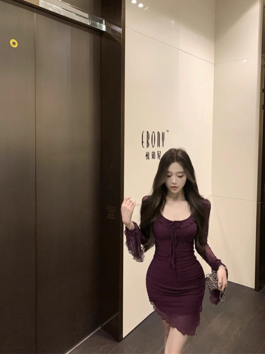 2025秋冬御姐风性感辣妹显身材修身包臀连衣裙紫色漂亮绝美小裙子