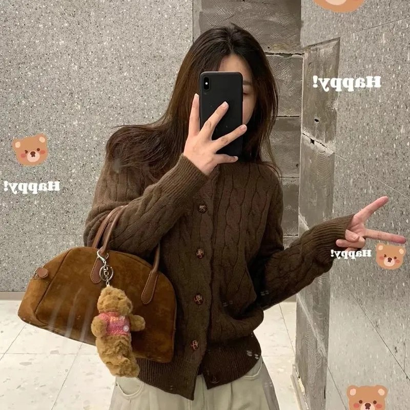 美拉德慵懒麻花圆领针织开衫毛衣