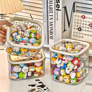 桌面可爱小萌粒收纳盒发饰迷你食玩透明盲盒积分卡罐子摆件展示架