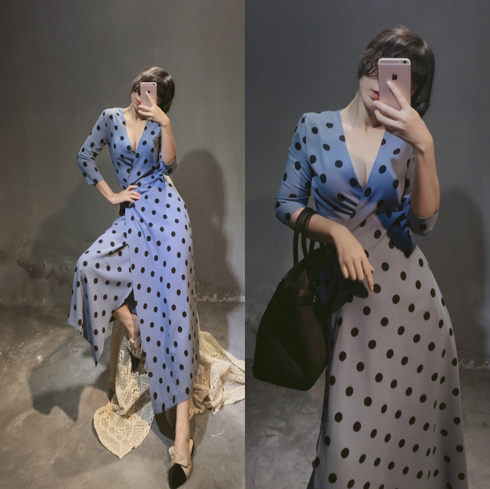 胖妹妹2019夏装新款大码女装宽松遮肚显瘦波点V领性感连衣裙200斤