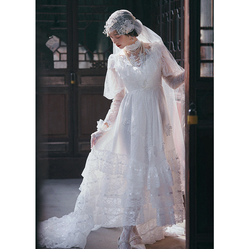 复古民国风白色蕾丝拖尾古董婚纱