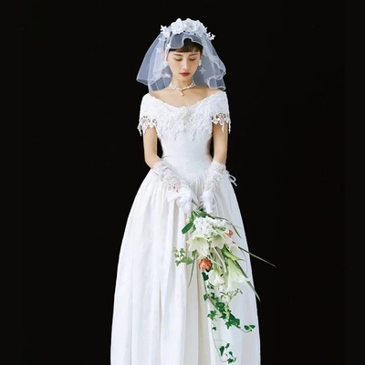 雅赏复古一字肩轻婚纱礼服