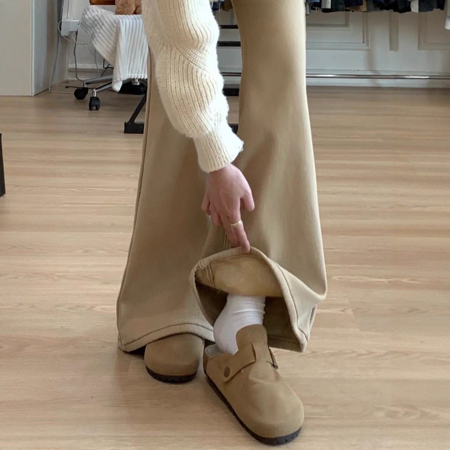 卡其色加绒微喇牛仔裤女冬大码胖mm高腰遮胯显瘦小个子马蹄喇叭裤