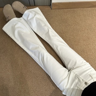 白色微喇裤小个子裤子女秋冬九分牛仔裤大码胖mm加绒不贴腿喇叭裤