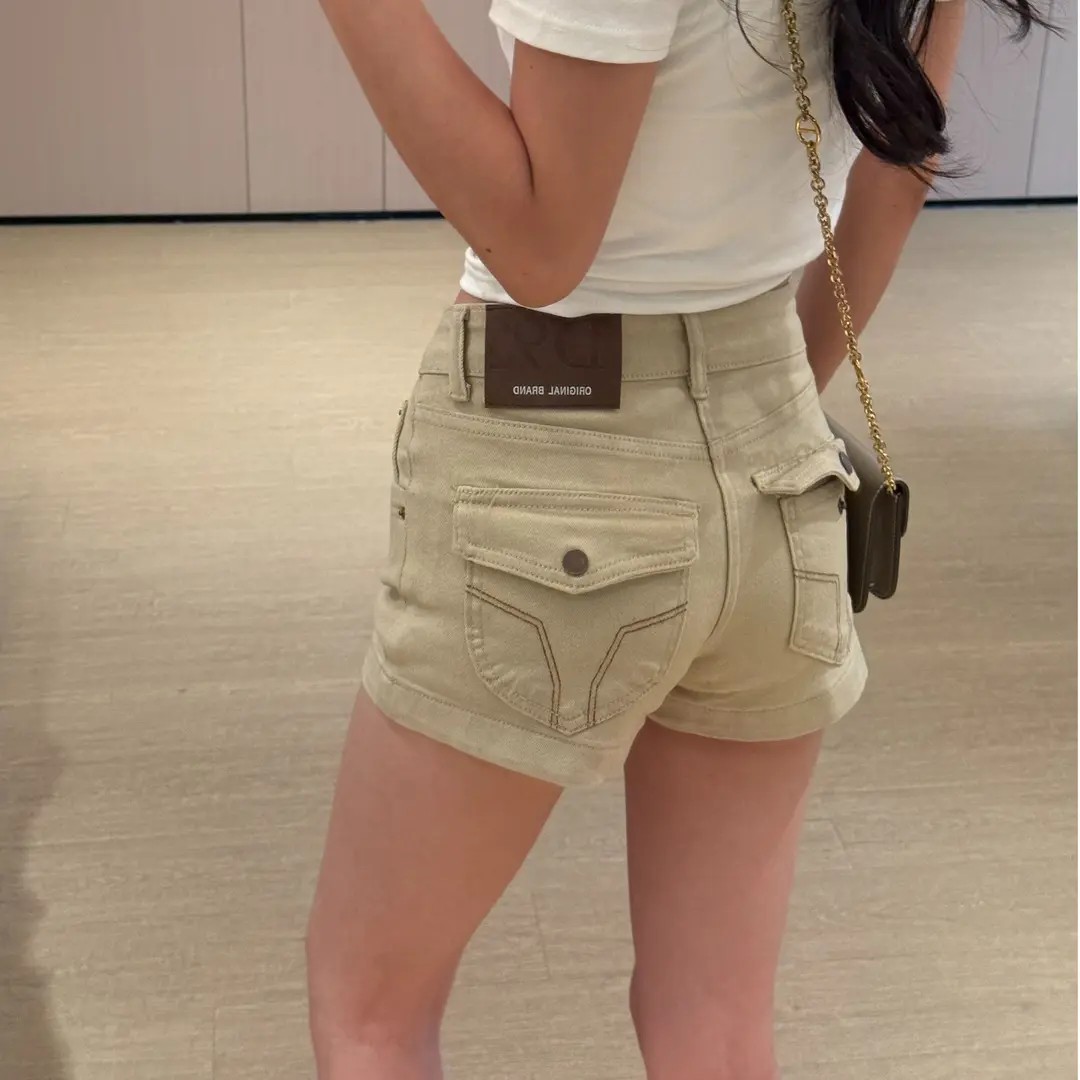 燕麦色美式复古辣妹夏季新款高腰提臀显瘦包臀牛仔短裤弹力热裤潮