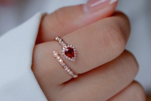 【18K金】鸽血红宝石钻石戒指 象征着果敢与自由的蛇造型独特母亲