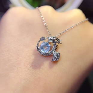 托帕吊坠，晶体全净火彩爆闪，925银镶嵌，主石圆6mm补水水属性宝