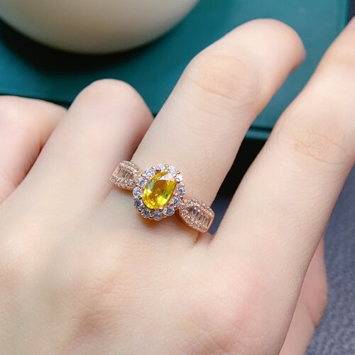 黄蓝宝戒指，5A级宝石，尺寸5*7mm，925银精工镶嵌