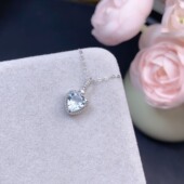 海蓝宝吊坠晶体干净 s925银镶嵌 主石约6mm