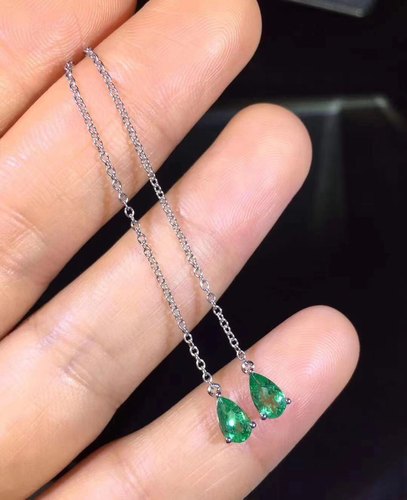 【地质大学】天然哥伦比亚天然祖母绿耳线，高净度，满火彩，主石