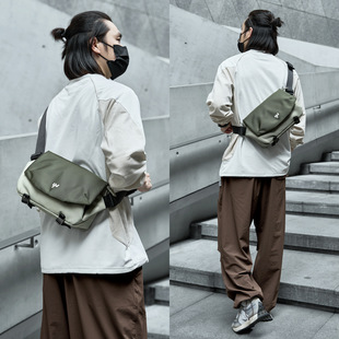 MOYYI 邮差包骑行背包便携单肩包潮流 跨境外贸机能斜挎包男士