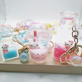 可爱水果草莓奶茶杯钥匙扣液体入油菠萝亚克力流沙包包挂件钥吊坠