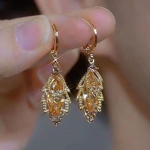 小众设计感精致咖色满钻树叶耳环新款潮气质百搭显脸瘦耳饰