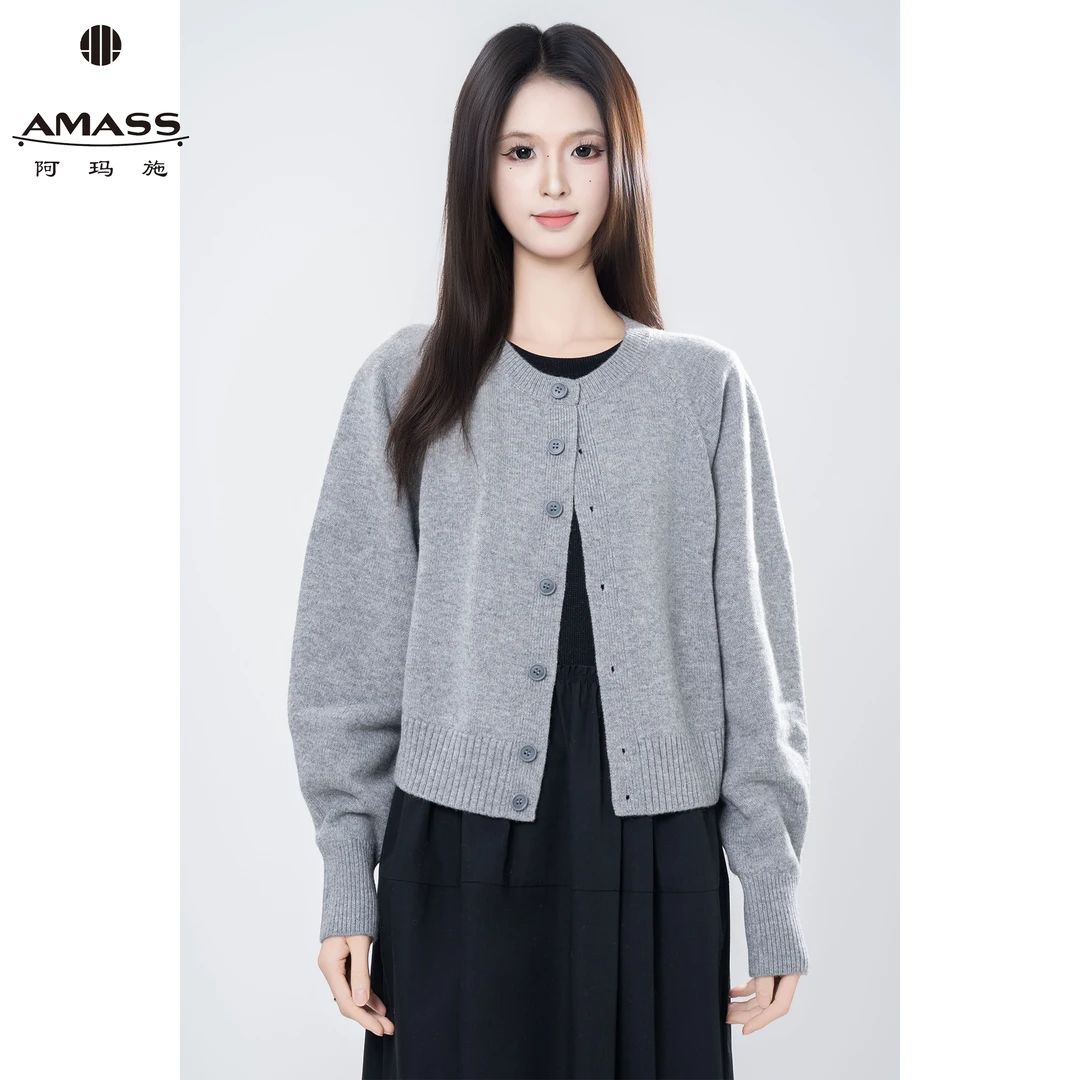 AMASS/阿玛施早春新款圆领单排扣休闲针织衫女时尚百搭开衫548033