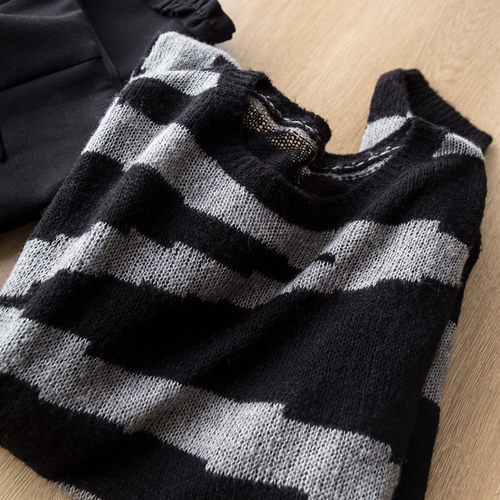 不一样的斜条纹衫 百搭时尚亮丝亮片羊毛羊绒宽松圆领长袖针织衫