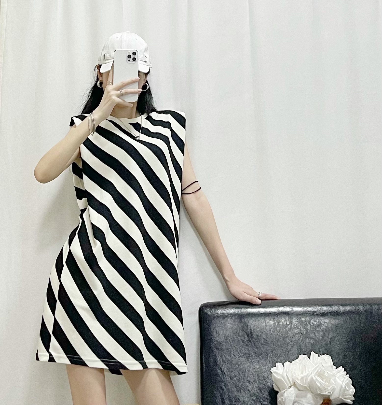 YQ 2025高版本纯棉中长款T恤女夏 斜纹无袖垫肩休闲风连衣裙新款