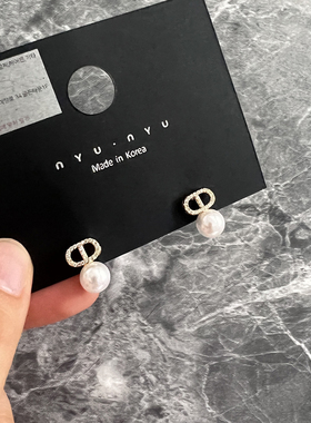 韩国东大门简约字母猪鼻子珍珠耳钉女小众设计感精致时尚耳环耳饰