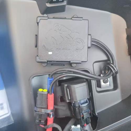 摩托车原厂行车记录仪钱江鸿125.150.250赛450.600.800预留孔暗装