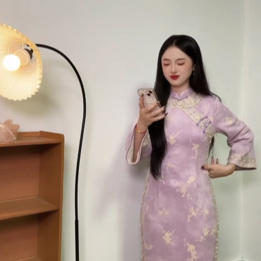 秋冬珠链蕾丝新式旗袍紫花太太