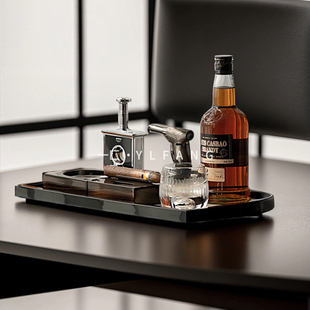 一匚 现代轻奢雪茄酒具搭配组合装饰饰品 样板间酒店会所摆件