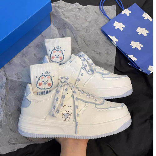 023新款韩版透气爆款休闲板鞋