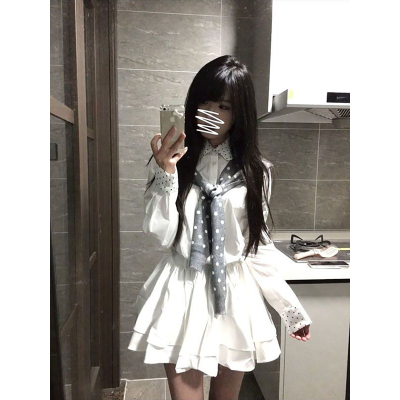 波点披肩+衬衫长袖连衣裙
