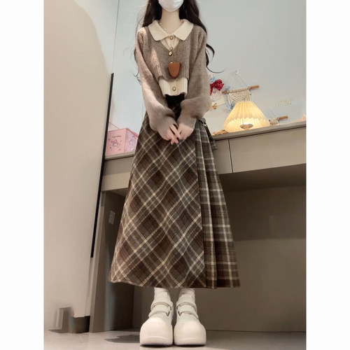 假两件针织毛衣+格纹半身裙