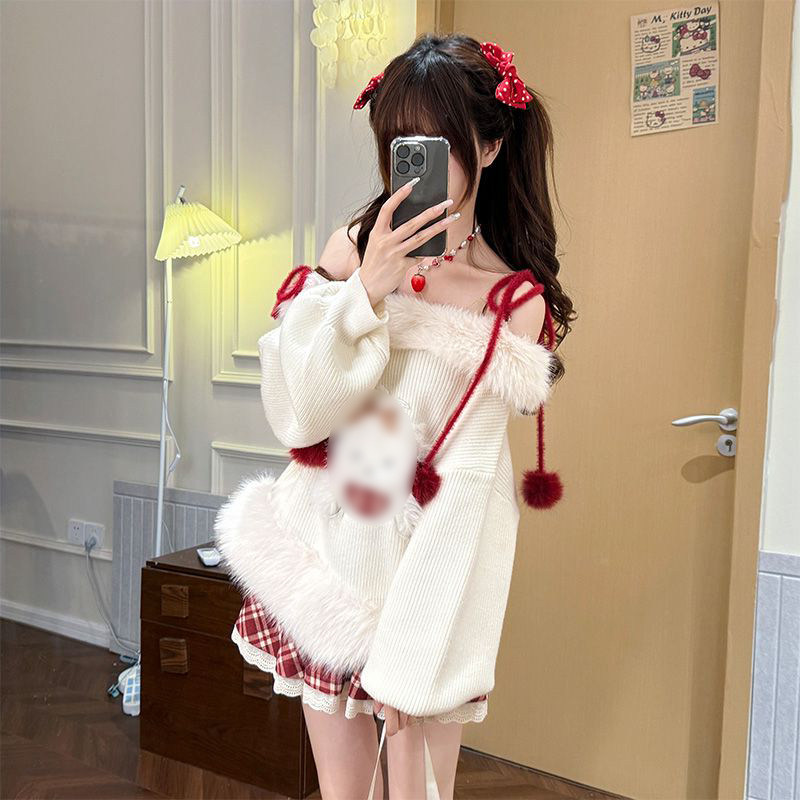 毛茸茸露肩毛衣+格纹半身短裙