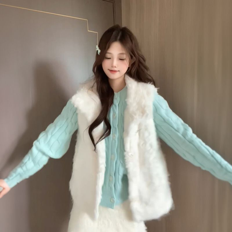 毛毛马甲外套+针织毛衣开衫