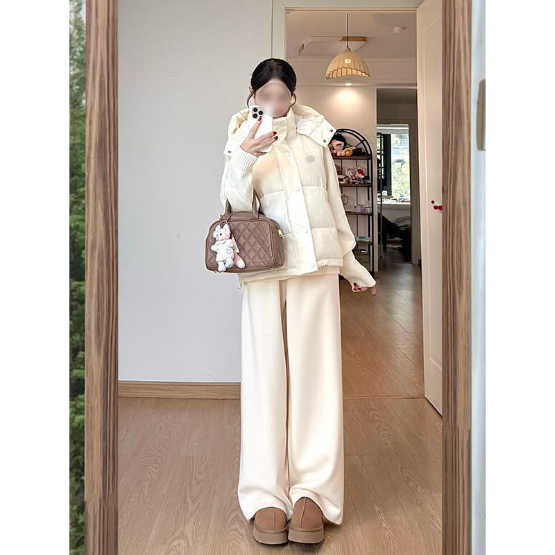 马甲连帽棉服+长袖针织毛衣