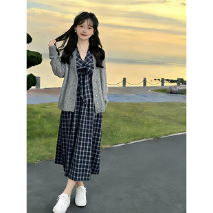 两件套装 灰色针织开衫 温柔纯欲气质风蝴蝶结挂脖格子连衣裙 法式