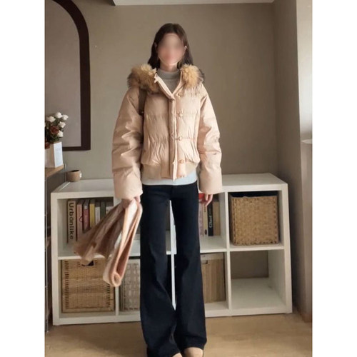 卡其色大毛领连帽棉服