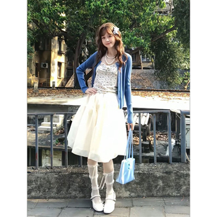 新款温柔古早感少女感穿搭蓝色开衫+碎花吊带+花苞半身裙三件套装