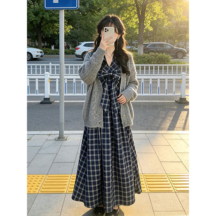 外套两件套 灰色高级感开衫 法式 温柔纯欲风蝴蝶结挂脖格子连衣裙