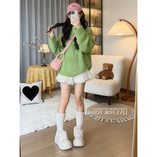 春天温柔少女感绝美别致绿色长袖针织毛衣衫搭配白色短裙两件套装