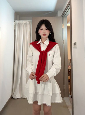 早秋时尚气质学院风红色披肩搭配白色翻领拼接长袖连衣裙两件套装