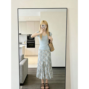 上衣搭配碎花半身裙两件套装 新款 休闲海边度假风蓝色V领蕾丝短袖