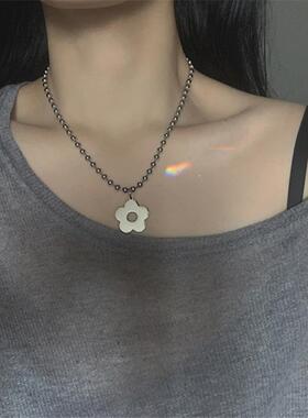 简约百搭学生毛衣泫雅风蹦迪孩土酷不锈钢花朵ins少女嘻哈项链潮