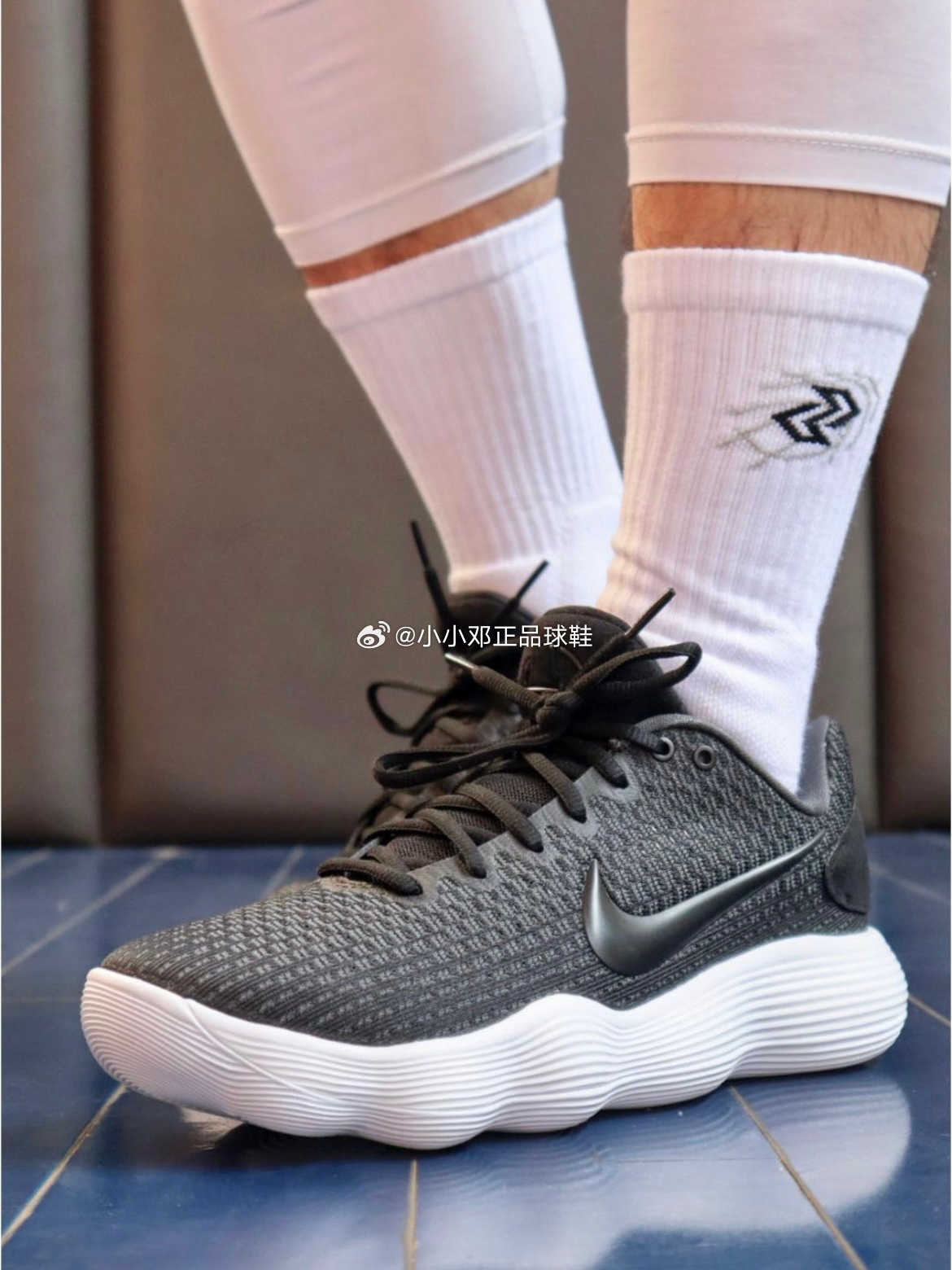 Nike耐克 Hyperdunk 2017 黑白男子实战低帮缓震篮球鞋897637-001