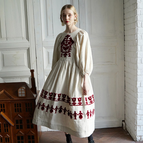 重工复古花卉贴布绣连衣裙