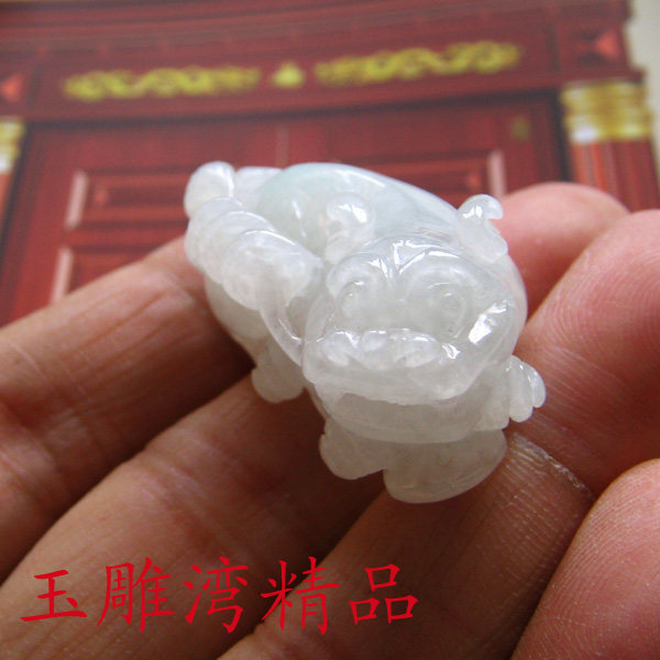 玉雕湾缅甸玉天然翡翠吊坠冰种A货玉貔貅挂件男女玉石玉坠证开运