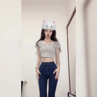 时尚低腰牛仔裤铅笔裤修身显瘦常规版型展现个性潮流穿搭