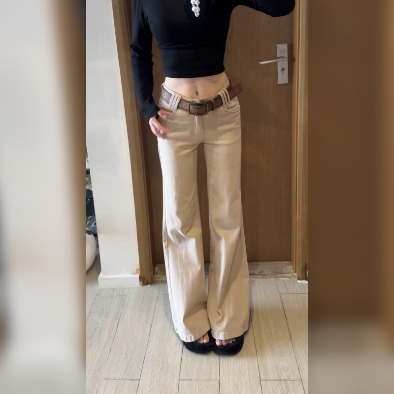 卡其色低腰显瘦微喇牛仔裤女2026春季美式复古水洗休闲长裤
