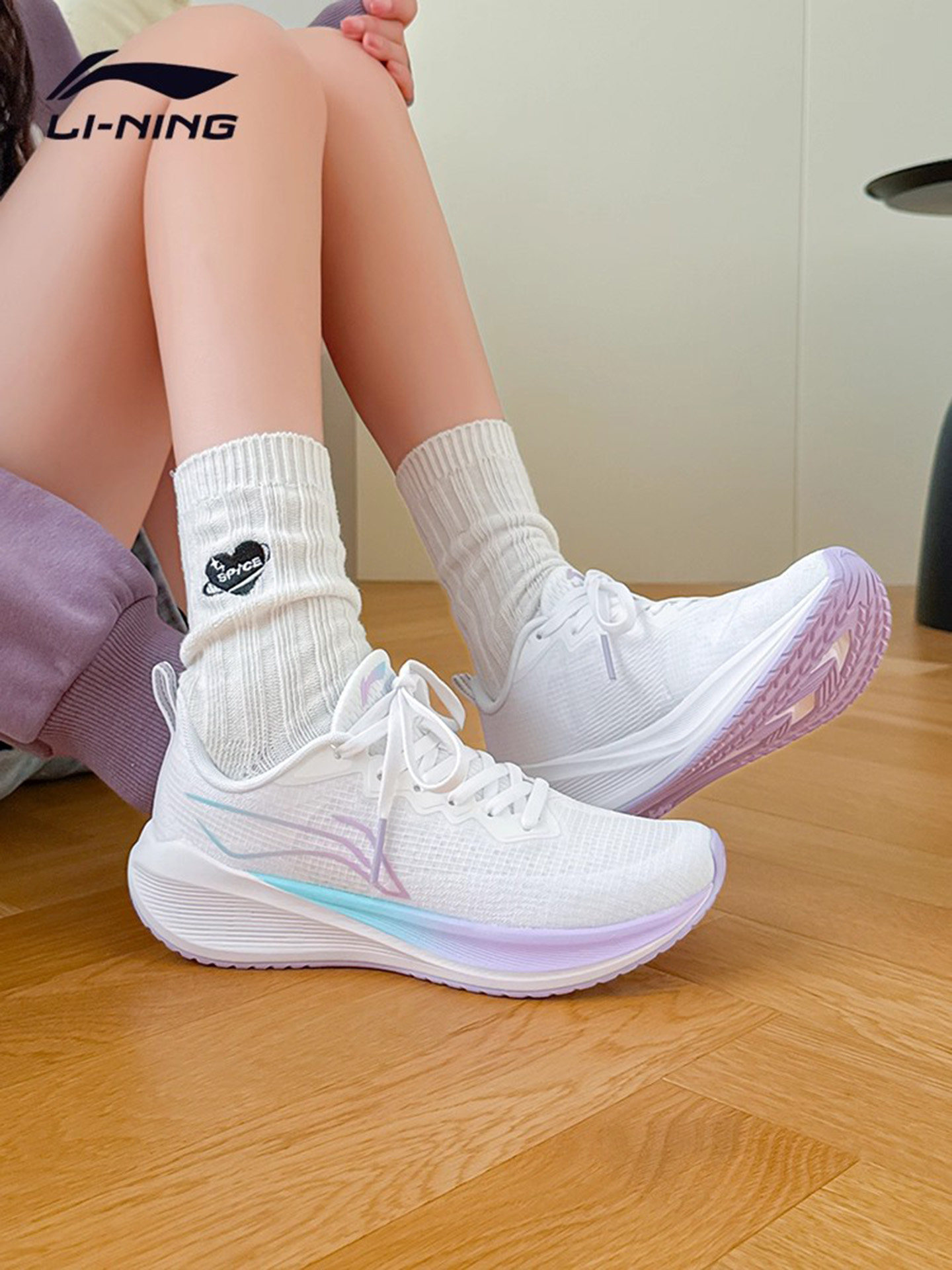Li Ning qadın idman ayaqqabısı, yaylıq, yüngül altlıq