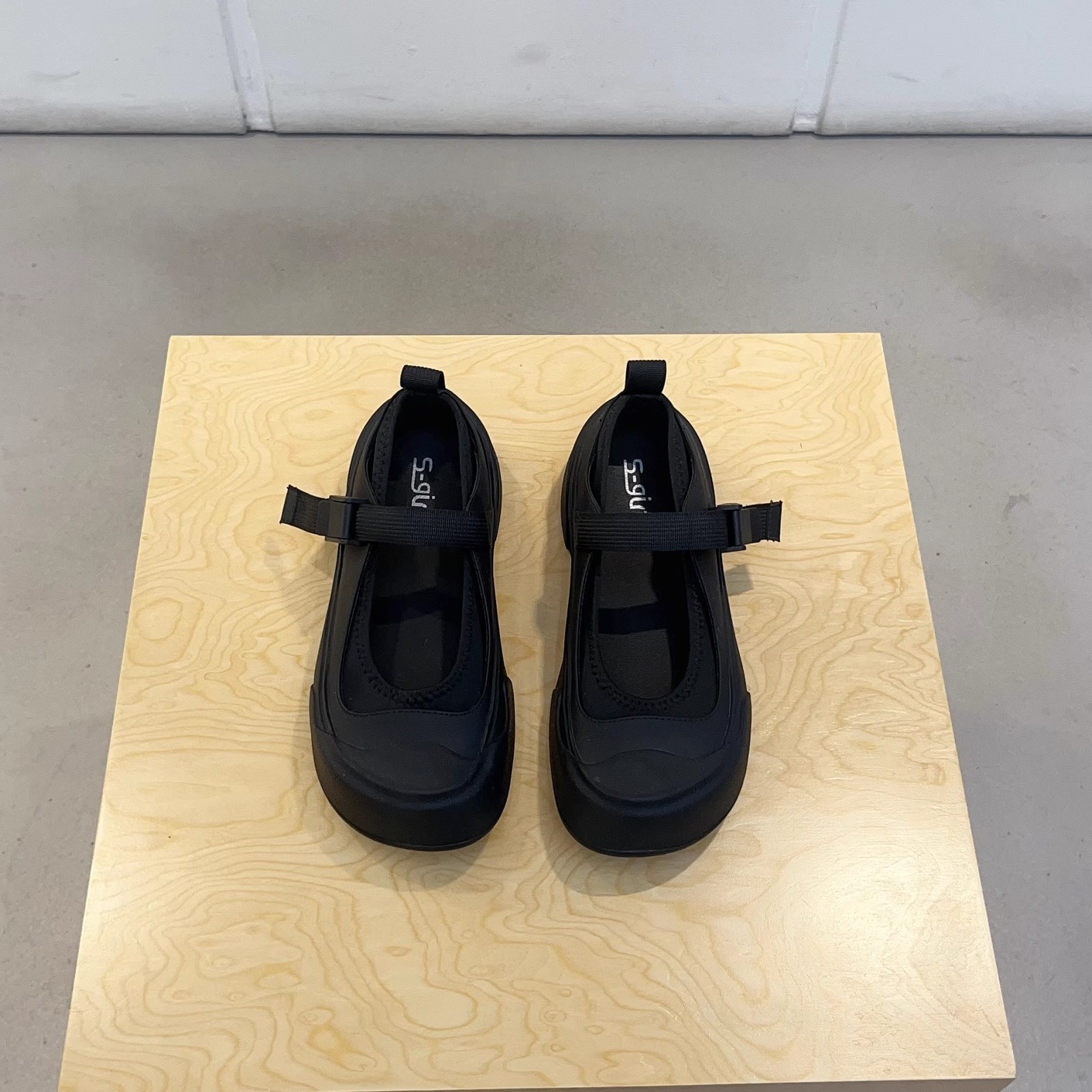 SGIRLTWTW浅口玛丽珍单鞋女