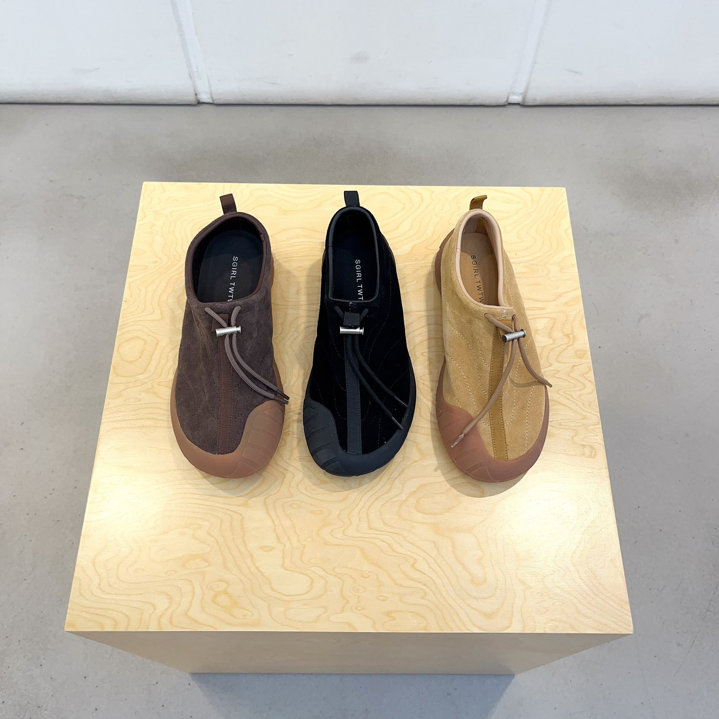 一脚蹬百搭2025新款复古休闲厚底