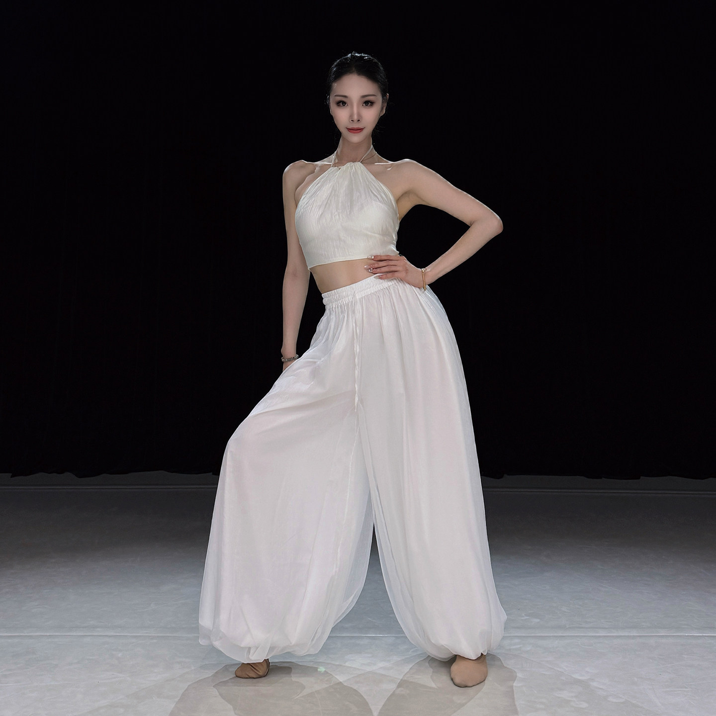 古典现代舞蹈裤子女中国风灯笼裤图片