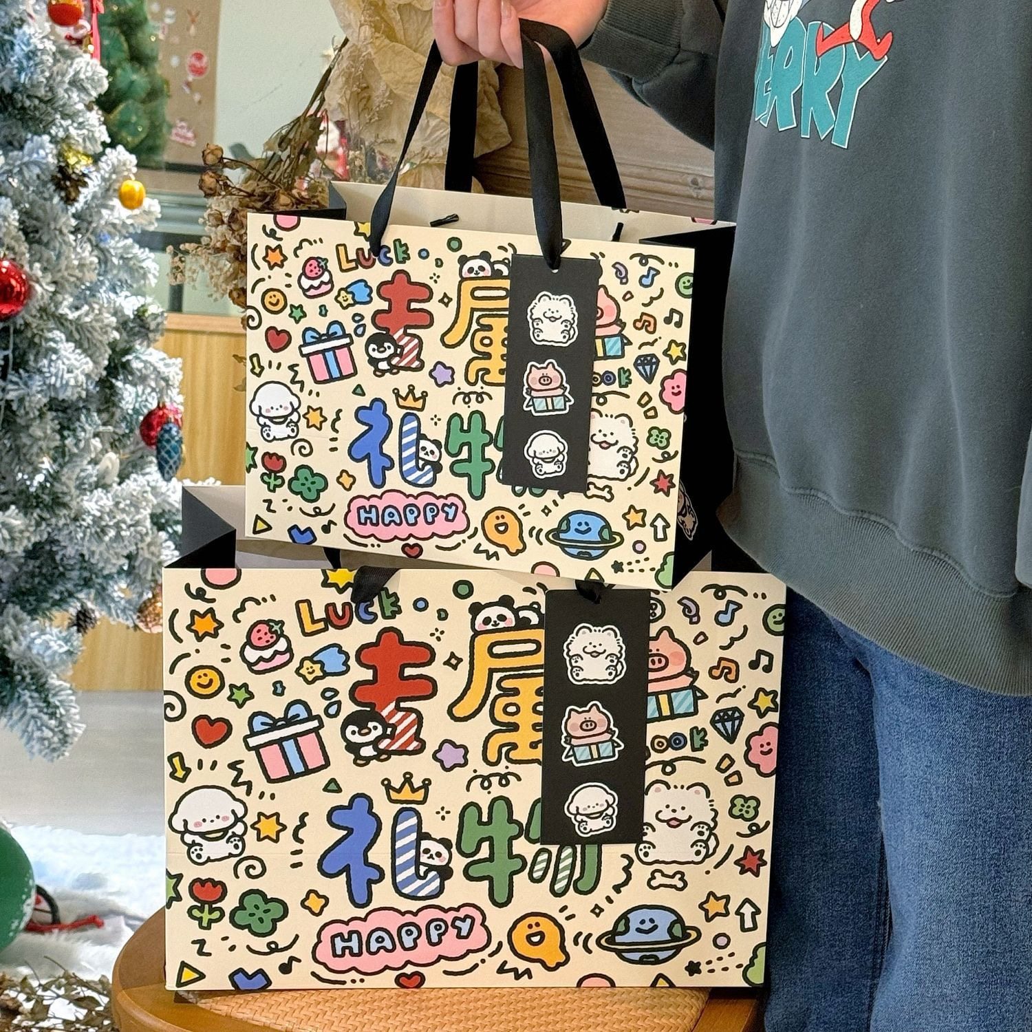 礼品袋手提袋子超大号生日圣诞节新年礼物包装卡通伴手礼纸袋